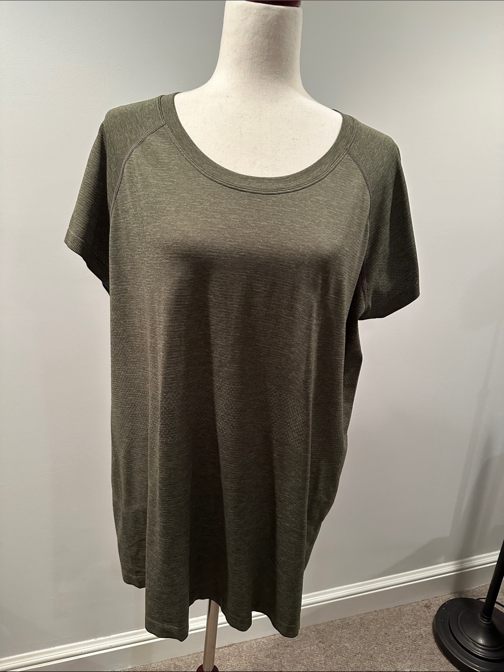 lululemon athletica Olive Green Short Sleeve Tee